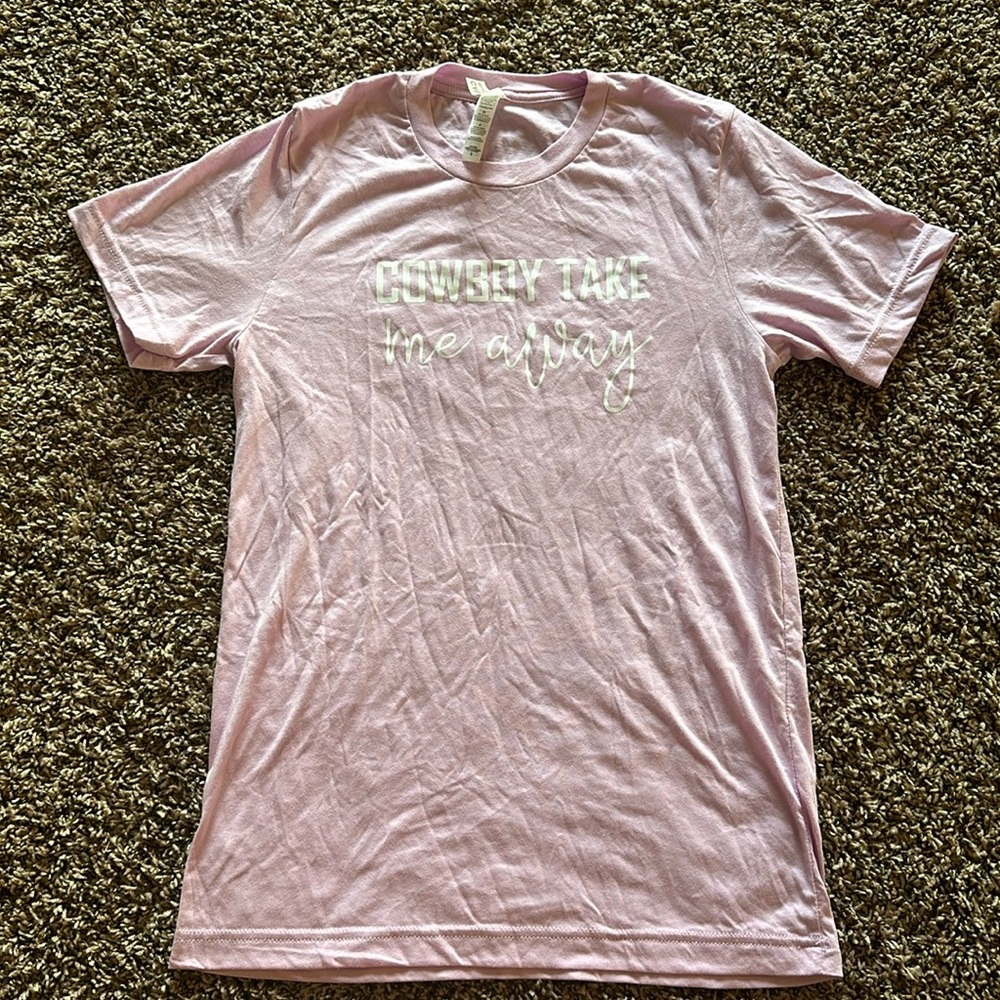 Women’s graphic tee